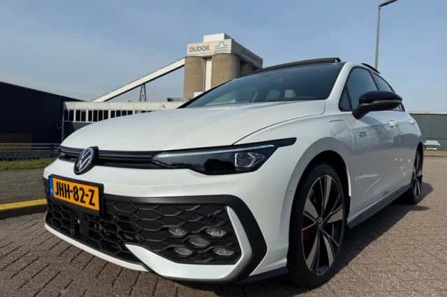 Volkswagen Golf (2025) thumbnail 1