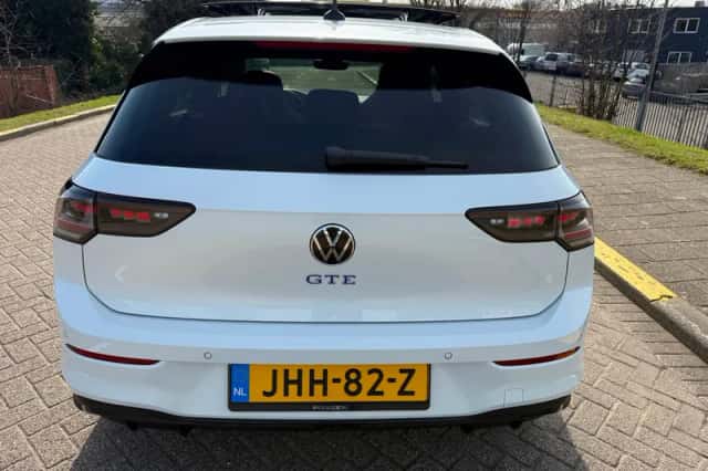 Volkswagen Golf (2025) thumbnail 4