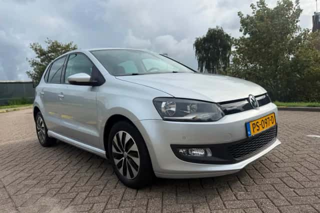 Volkswagen Polo (2017) thumbnail 4