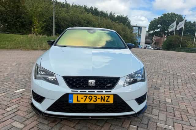 SEAT Leon (2015) thumbnail 2