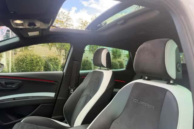 SEAT Leon (2015) thumbnail 3