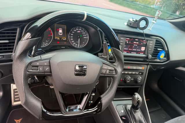 SEAT Leon (2015) thumbnail 5