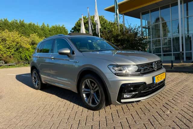 Volkswagen Tiguan (2017) thumbnail 2