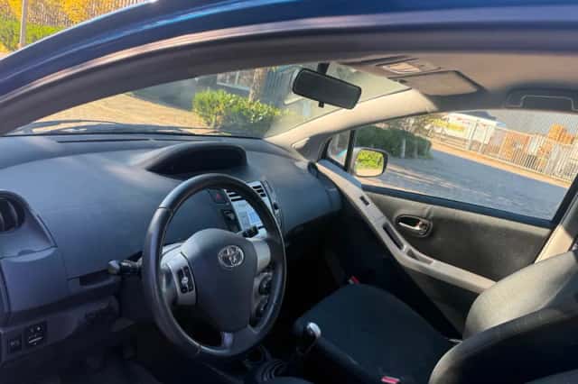 Toyota Yaris (2008) thumbnail 3