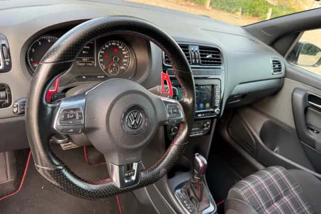 Volkswagen Polo (2011) thumbnail 3