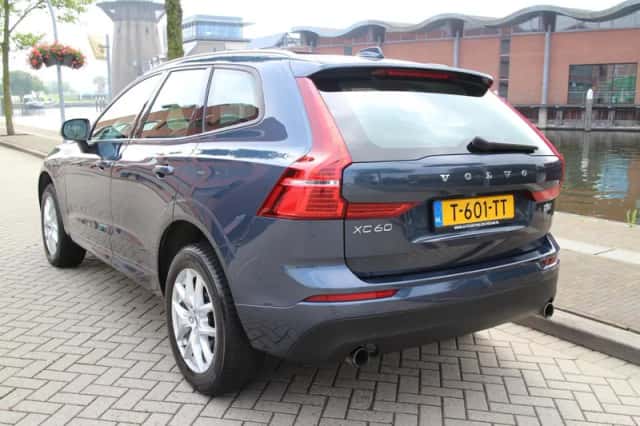 Volvo XC60 (2018) thumbnail 5