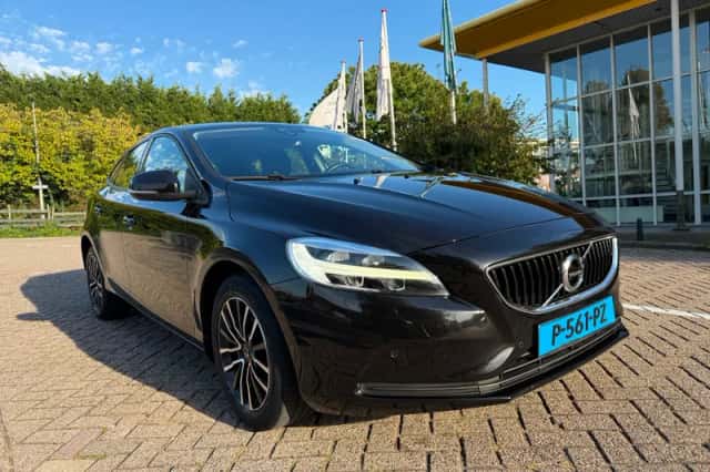 Volvo V40 (2019) thumbnail 1