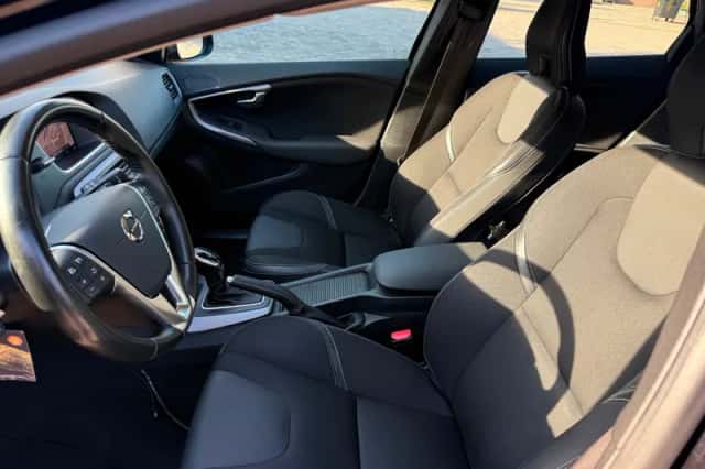 Volvo V40 (2019) thumbnail 6