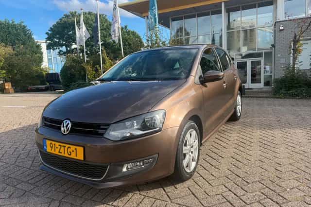 Volkswagen Polo (2013) thumbnail 2