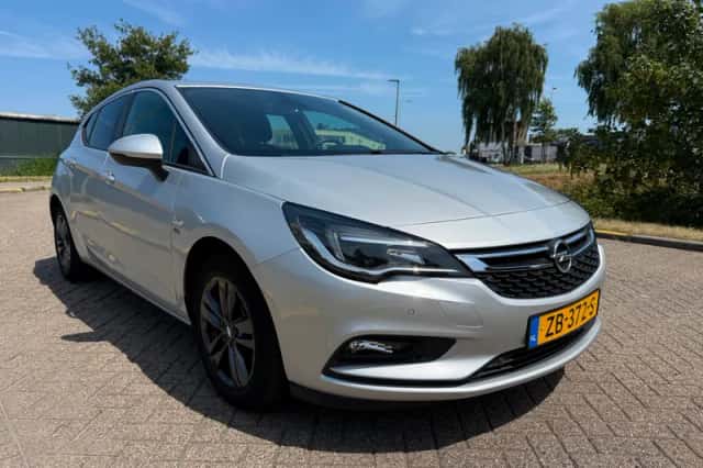 Opel Astra (2019) thumbnail 1