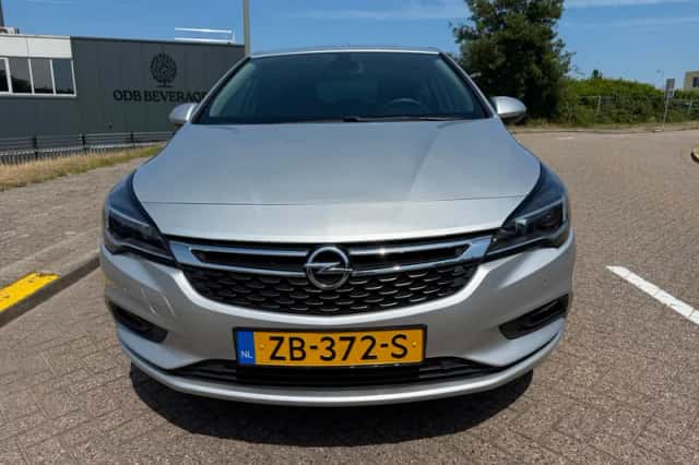 Opel Astra (2019) thumbnail 2