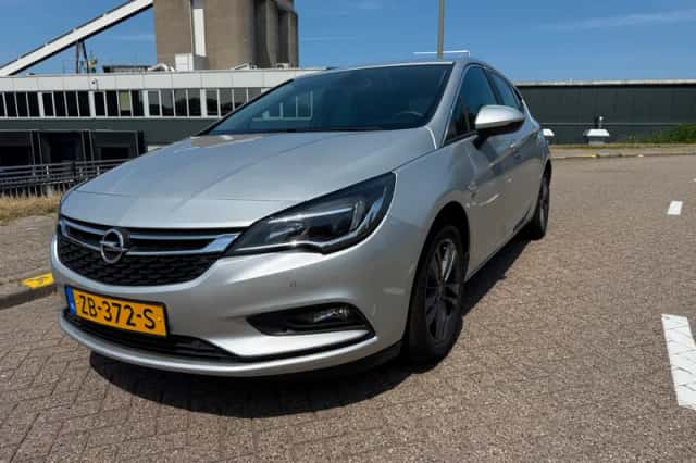 Opel Astra (2019) thumbnail 3