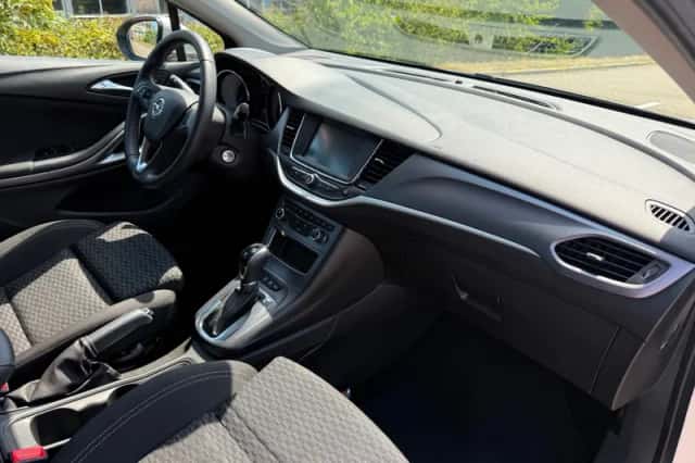 Opel Astra (2019) thumbnail 4