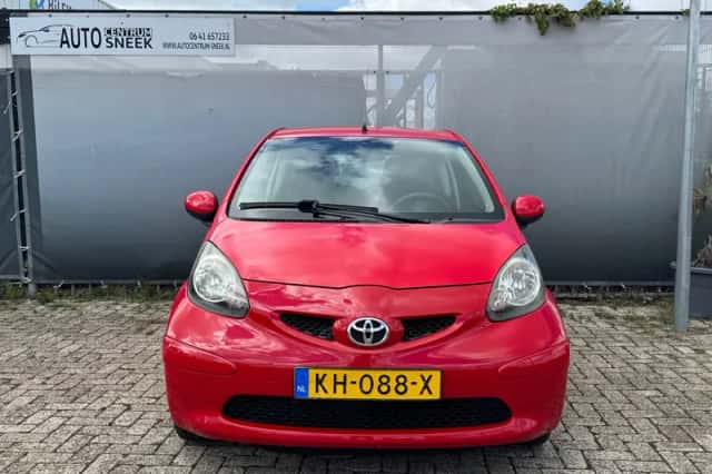 Toyota Aygo (2008) thumbnail 2