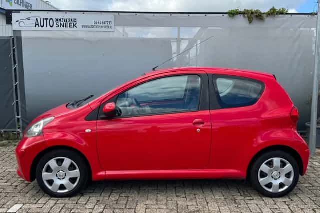 Toyota Aygo (2008) thumbnail 4