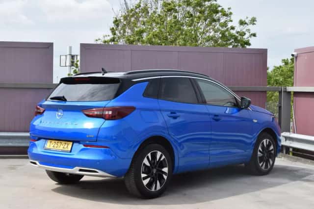Opel Grandland (2023) thumbnail 3