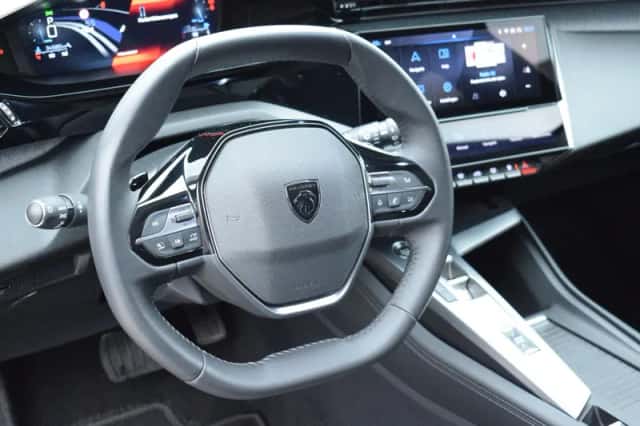 Peugeot 308 (2022) thumbnail 6
