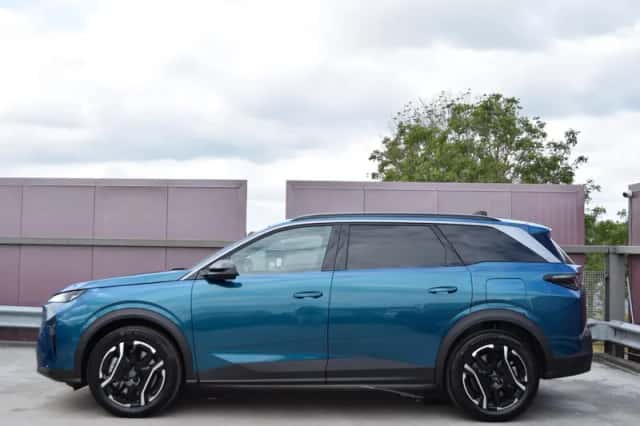 Peugeot 5008 (2026) thumbnail 2