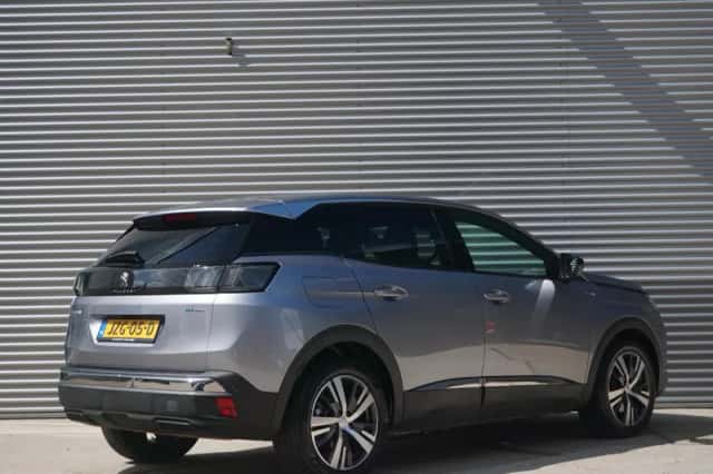 Peugeot 3008 (2023) thumbnail 2