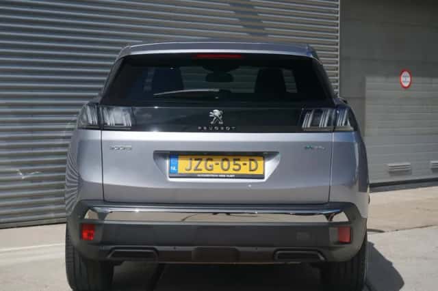 Peugeot 3008 (2023) thumbnail 6