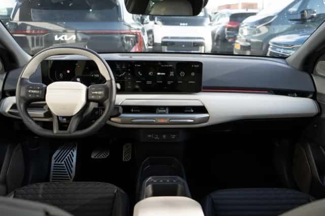 Kia EV4 (2026) thumbnail 3