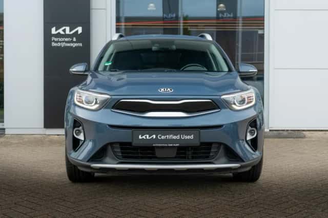 Kia Stonic (2018) thumbnail 4
