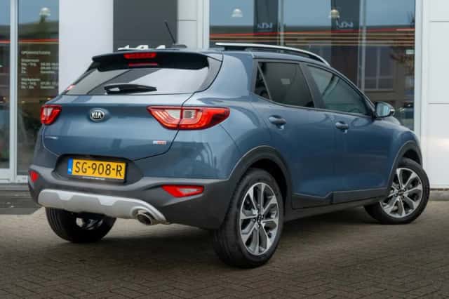 Kia Stonic (2018) thumbnail 6