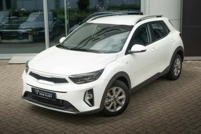 Kia Stonic (2025) thumbnail 2