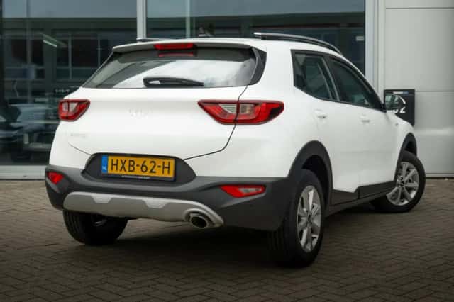Kia Stonic (2025) thumbnail 3