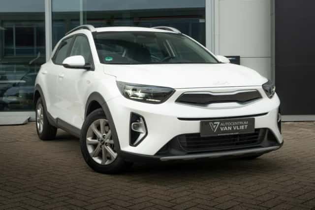 Kia Stonic (2025) thumbnail 4