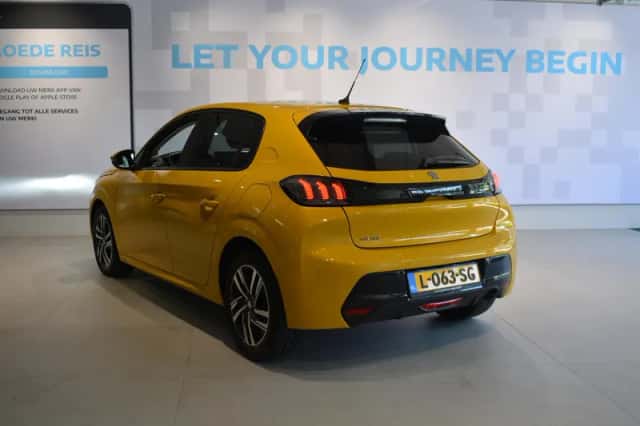Peugeot 208 (2021) thumbnail 3