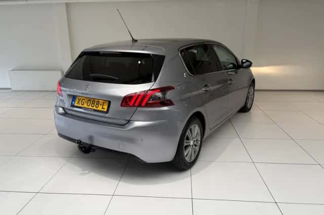 Peugeot 308 (2019) thumbnail 2