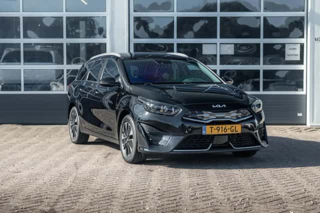 Kia Ceed (2022) thumbnail 3