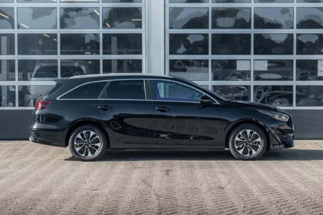 Kia Ceed (2022) thumbnail 4