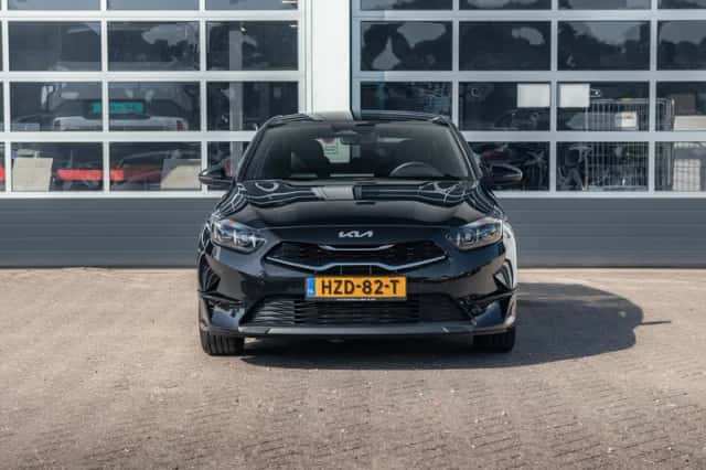 Kia Ceed (2025) thumbnail 2