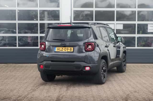 Jeep Renegade (2025) thumbnail 5