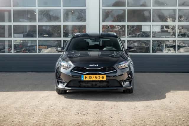 Kia Ceed (2025) thumbnail 2