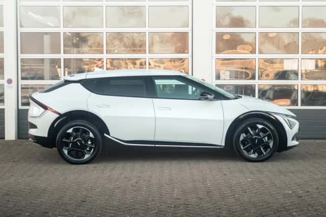 Kia EV6 (2024) thumbnail 4