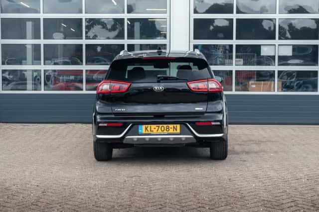Kia Niro (2016) thumbnail 6