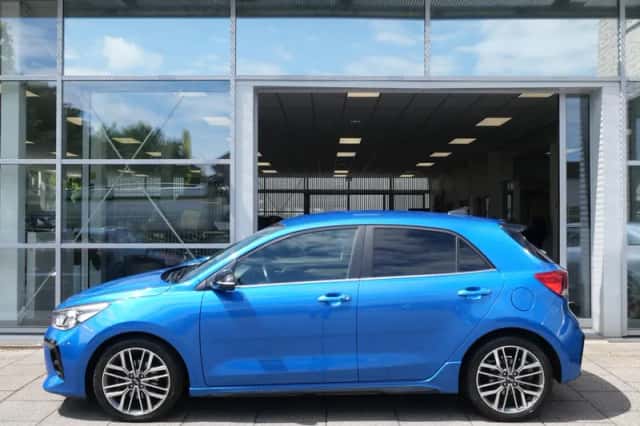 Kia Rio (2021) thumbnail 4