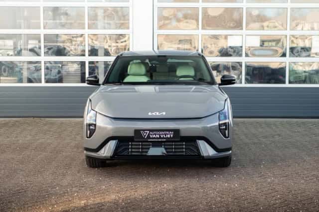 Kia EV4 (2026) thumbnail 3