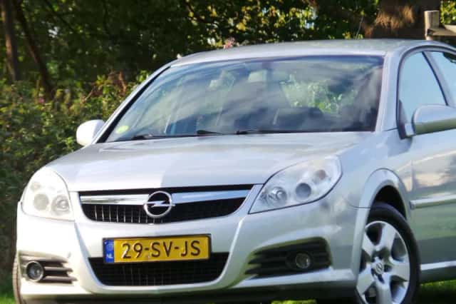 Opel Vectra (2006) thumbnail 5