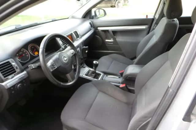 Opel Vectra (2006) thumbnail 6