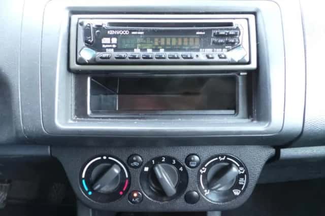 Suzuki Swift (2007) thumbnail 5