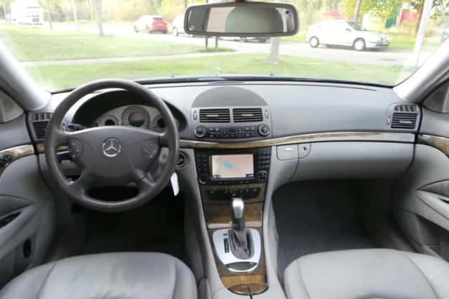 Mercedes-Benz E-Klasse (2005) thumbnail 2