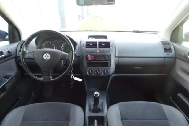 Volkswagen Polo (2008) thumbnail 2