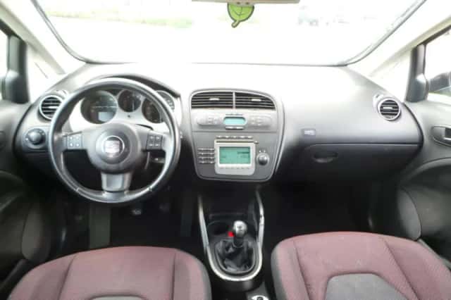 SEAT Toledo (2004) thumbnail 2