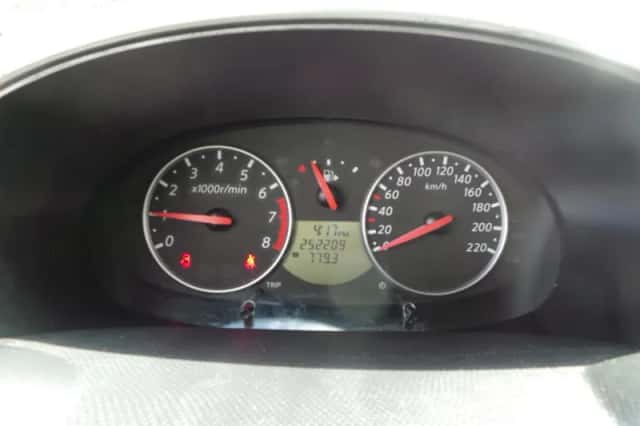 Nissan Micra (2007) thumbnail 3