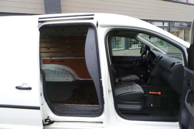 Volkswagen Caddy (2012) thumbnail 3