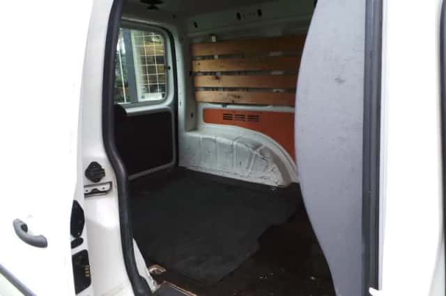 Volkswagen Caddy (2012) thumbnail 6